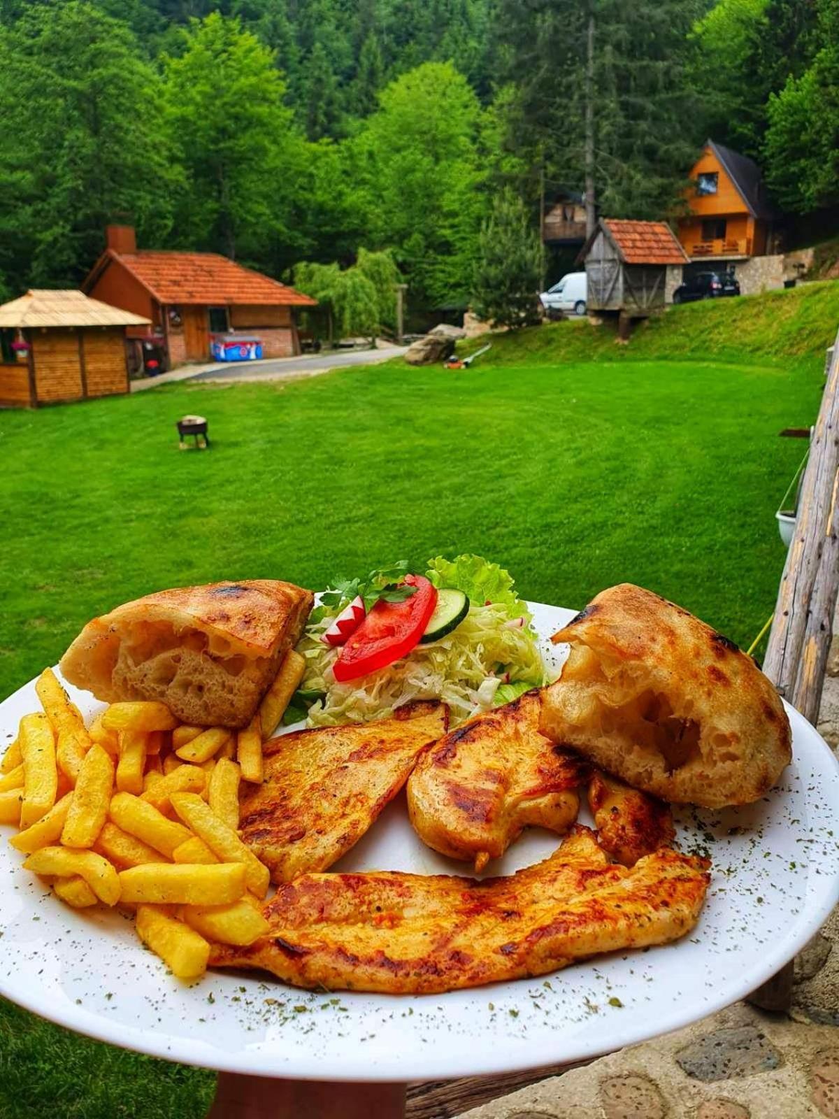 公寓 Etno Selo Bistrovo